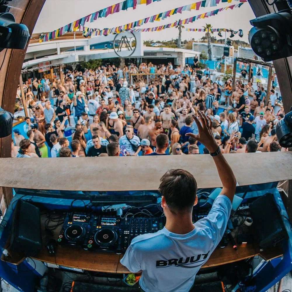 Nomad Club am Zrce Beach in Novalja